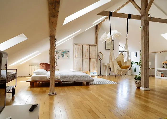 Artistic Loft In The Old Town